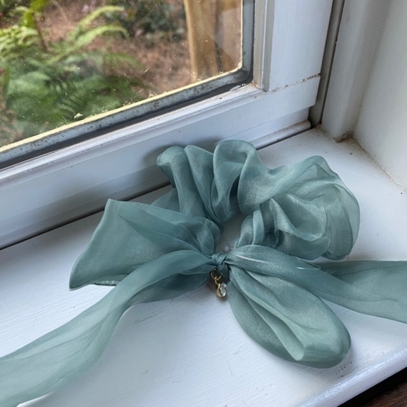 Anthropologie Chiffon Sheer Ponytail Hair Bow - Picture 2 of 4